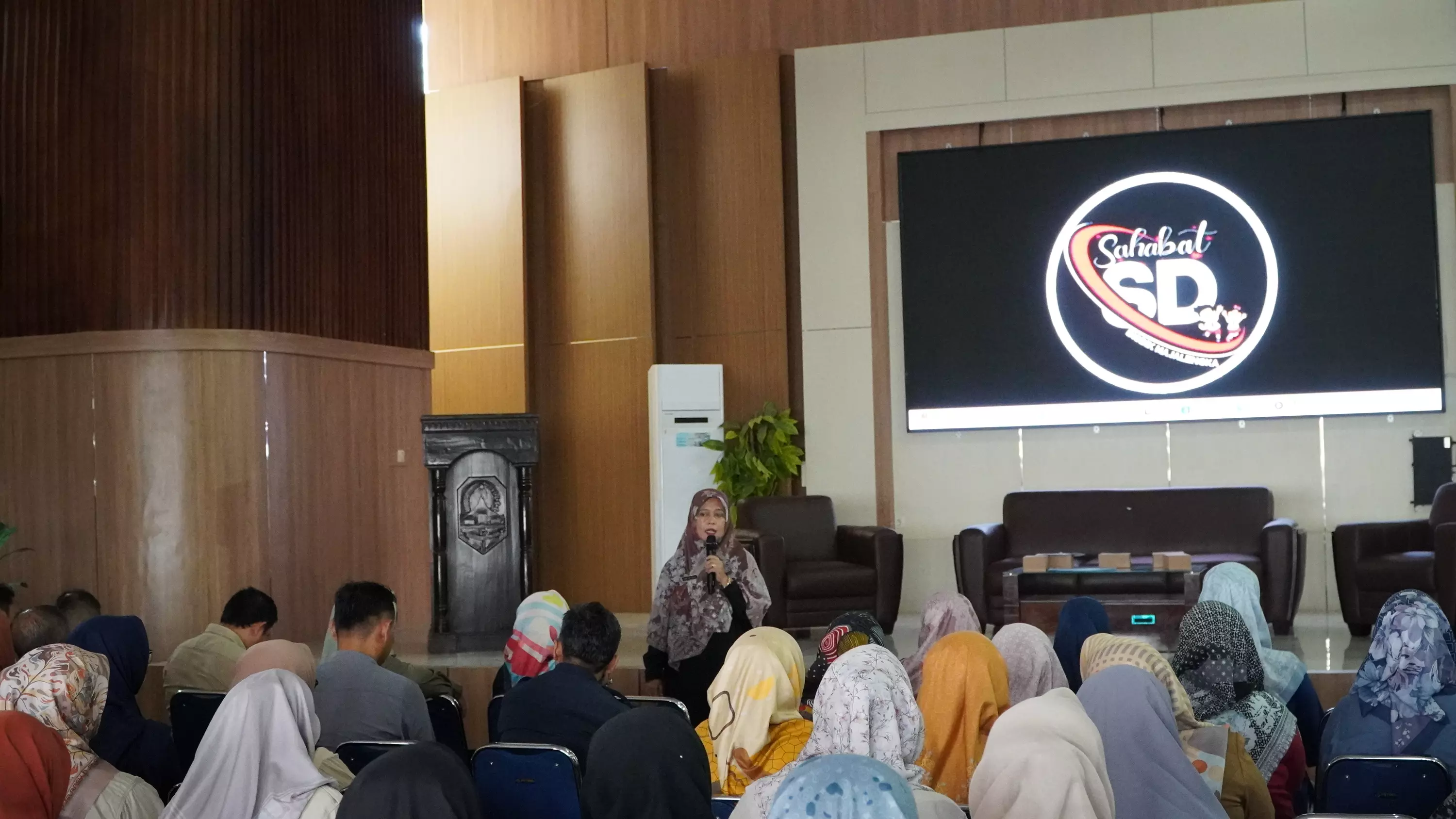 Kegiatan Revitalisasi Bahasa Daerah